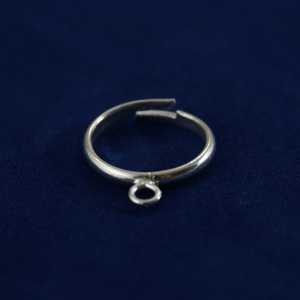 ΔΑΧΤΥΛΙΔΙ ΜΕ ΕΝΑ ΚΡΙΚΟ ΑΣΗΜΕΝΙΟ 925 ΔΑΧΤΥΛΙΔΙ ΜΕ ΕΝΑ ΚΡΙΚΟ ΑΣΗΜΕΝΙΟ 925