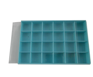 ΚΑΣΕΤΙΝΑ ΠΛΑΣΤΙΚΗ ΜΕ 24 ΧΩΡΙΣΜΑΤΑ